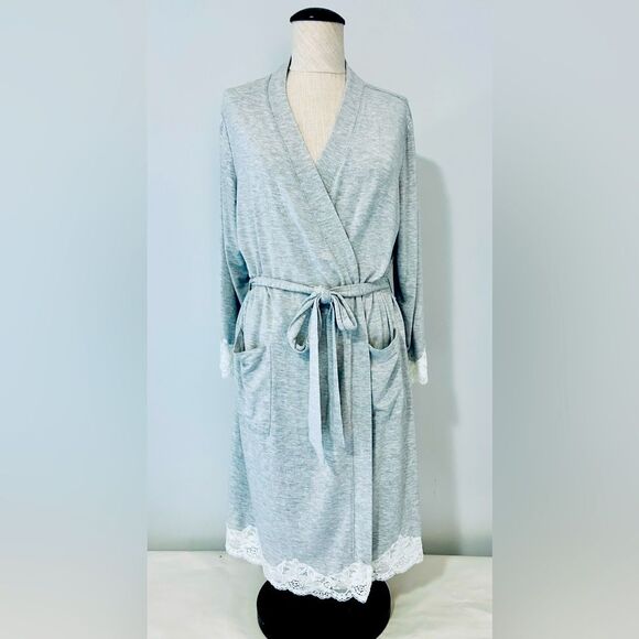 Lands End Grey Lace-Trimmed Robe size Medium SO SOFT - Picture 1 of 10